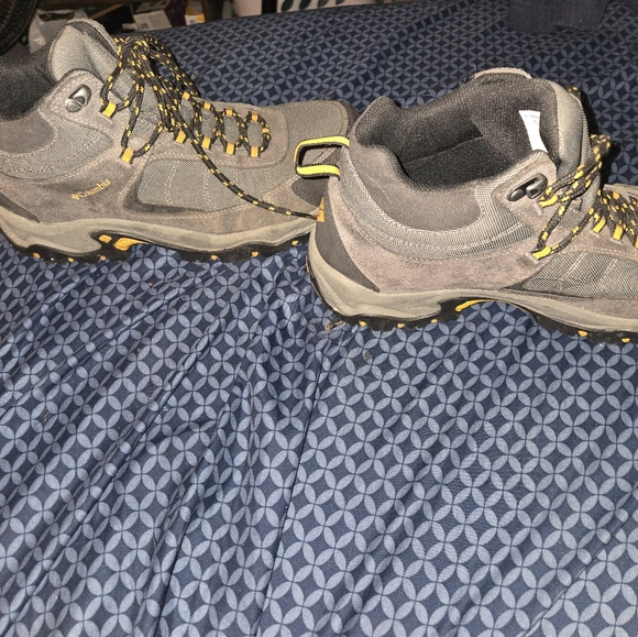 Boots - Picture 2 of 5